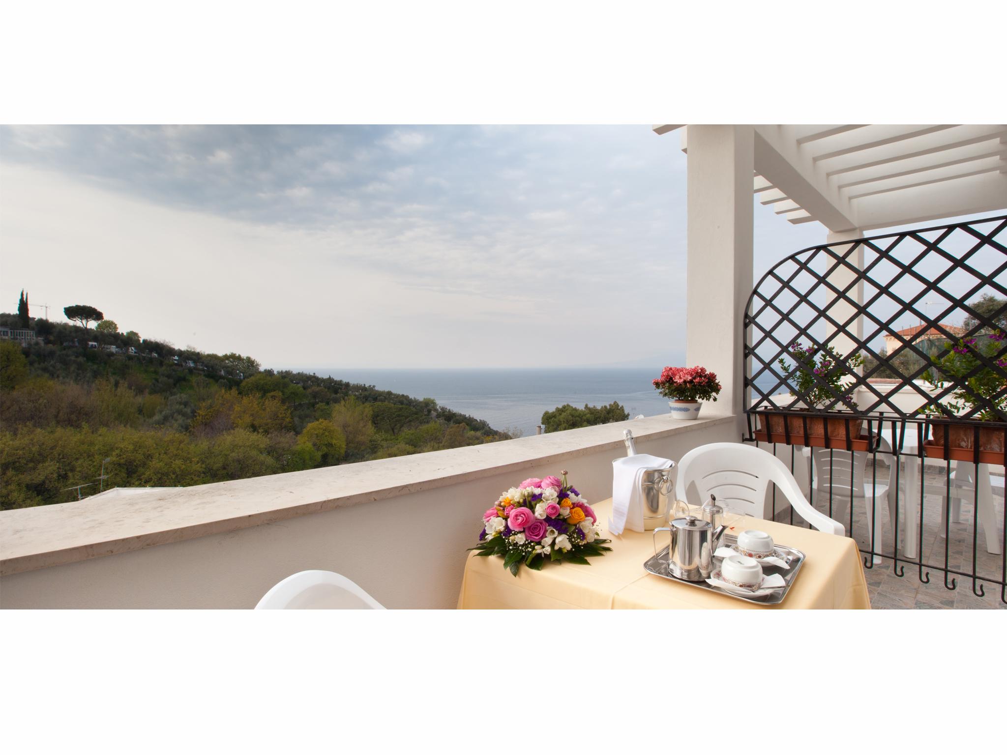 Hotel Britannia Сорренто Экстерьер фото