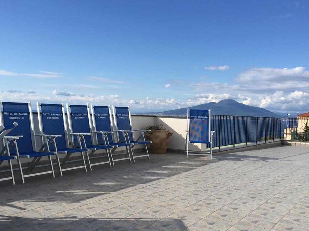Hotel Britannia Сорренто Экстерьер фото