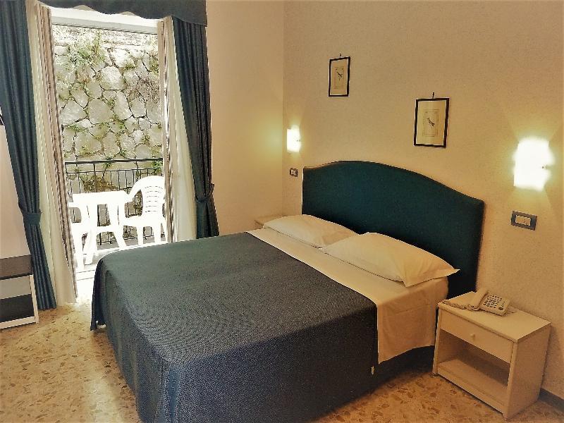 Hotel Britannia Сорренто Экстерьер фото