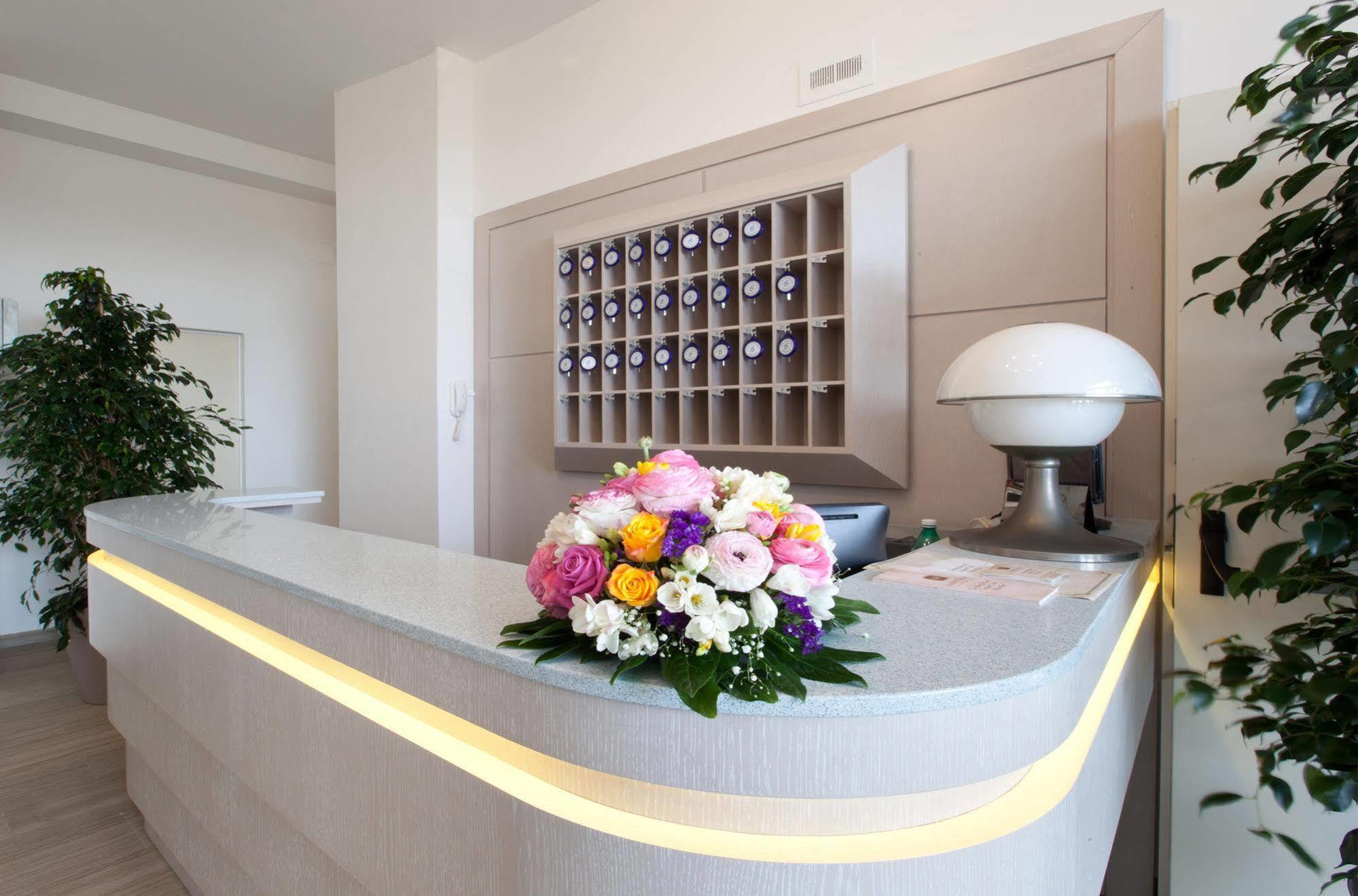Hotel Britannia Сорренто Экстерьер фото