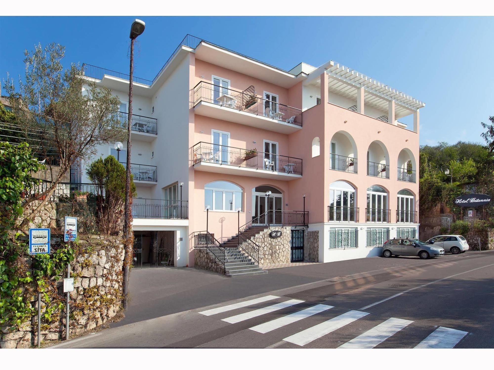 Hotel Britannia Сорренто Экстерьер фото